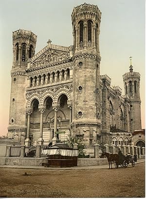 Lyon. Basilique de Fourvière. Entrée principale.