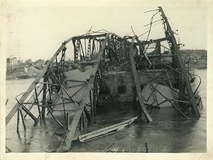 Mulhouse, passerelle après les bombardements sur Mulhouse pendant la seconde Guerre Mondiale.