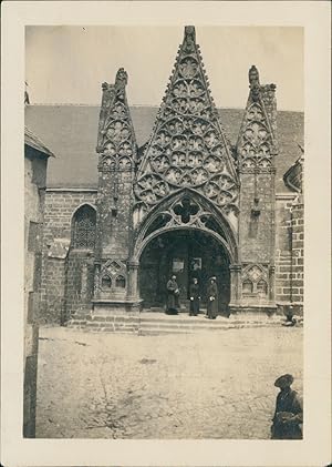 France, Bretagne, Pont-Croix, Porte de l'église, 1914, Vintage silver print