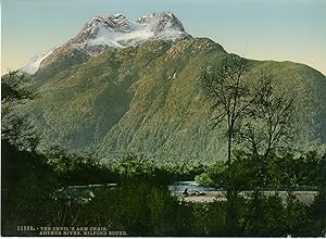 Milford Sound. The Devil?s Arm Chair, Arthur River.