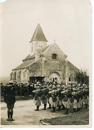 Cérémonie à Belleau, l'église édifiée après la guerre par les Américains,