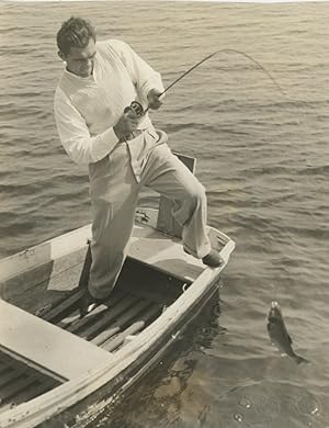 Le boxeur Max Schmeling à la pêche