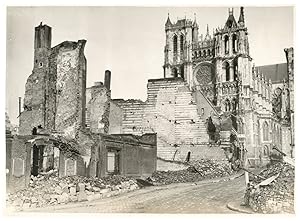 Amiens, le quartier de la Cathédrale d'Amiens bombardé en 1940