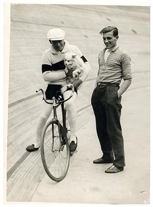 Georges Wambst, dit Le Frelon, est un coureur cycliste français