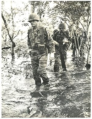 Guerre du Vietnam, marines américains en opération, septembre 1965