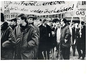 Berlin-ouest, manifestation étudiante contre la guerre au Vietnam, 1966