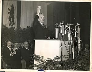 Konrad Adenauer en conférence à Berlin le 23 février 1954