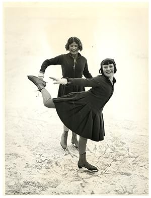Les patineuses britanniques Miss Megan Taylor et Miss Magdalen Cecil Colledge, 1932