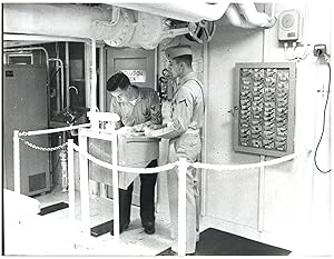 U.S.A., Daily routine aboard the atomic aircraft carrier "Enterprise"
