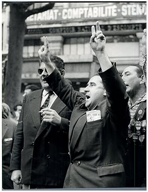 France, Manifestation de mai 1958. Pierre Mendès France