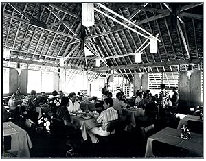 Tahiti, Dans la Salle à manger