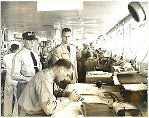 U.S.A., Daily routine aboard the atomic aircraft carrier "Enterprise"