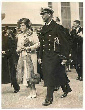 UK, King George VI and his wife, Elizabeth Queen Mother, visiting Scotland