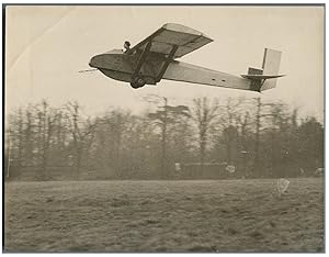 UK, Miss Delphine Reynolds, British plane pilot