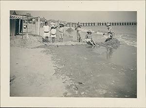 France, La Baule, Enfants sur la plage, 1913, Vintage silver print