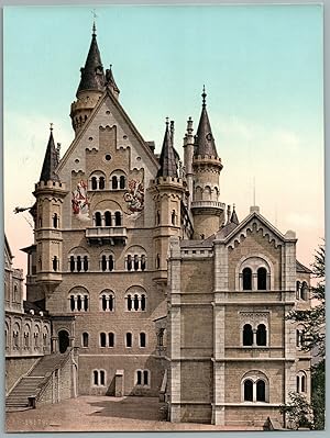 Deutschland, Bayern, Schloss Neuschwanstein, Äussere Ansicht vom Torbau aus.