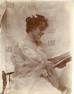 Jeune femme au livre, vers 1880
