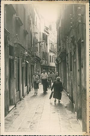 Italie, Venise, Vue d'une rue, ca.1952, Vintage silver print