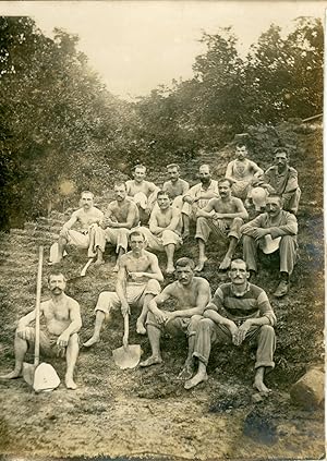 Indochine, Annam, Hommes d'une compagnie coloniale labourant la terre, ca.1899, Vintage silver print