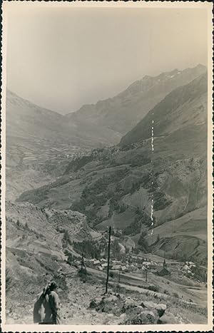 France, Alpes, Sentier et vallée, Août 1949, Vintage silver print