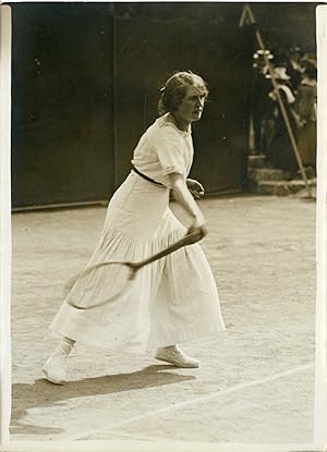 St-Cloud, Championne de tennis Mlle Broquedis, 1913, Vintage silver print