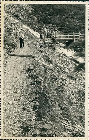Suisse, env. Interlaken, Sentier de randonnée au pied de la Jungfrau, 1949, Vintage silver print