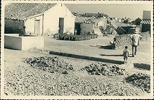 Espagne, Córdoba, Poterie qui sèche, ca.1950, Vintage silver print