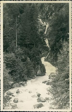 Suisse, env. Interlaken, Cascade sur le sentier de Mürren, 1949, Vintage silver print