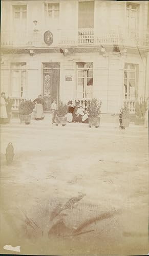 France, Bagnères-de-Luchon, Amis du photographe devant leur maison, 1908, Vintage citrate print