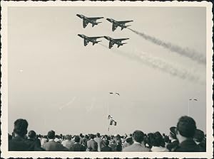 France, Aviation, Air show, Avions militaires en formation, ca.1960, vintage silver print