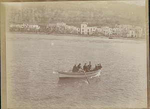 Italie, Capri, hommes et femmes dans une barque, 1898, Vintage citrate print