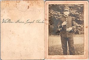 Soldat, Un homme nommé Marie Joseph Charles Vallon en tenue militaire