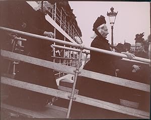 Pays Bas, Amsterdam, femmes sur la rampe d un navire, ca.1900, Vintage citrate print