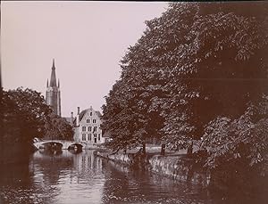 Belgique, Bruges, canal et clocher de l église Notre-Dame, ca.1900, Vintage citrate print