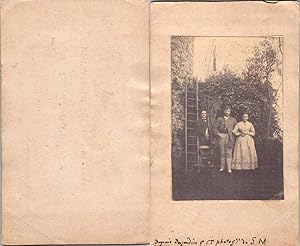 Dupuis et Desjardin, Couple dans un jardin