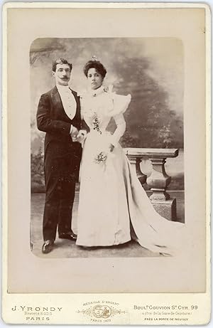 France, Époux à leur mariage, ca.1890, vintage albumen print Carte cabinet