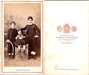 CDV Thobert de Cassien, Marseille, Trois enfants en pose, circa 1865