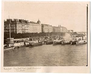 Hongrie, Budapest, vue sur le Danube, le port, navires à quai, navires amarrés