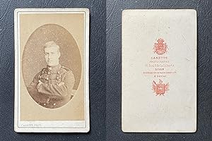 Carette, Lille, Jeune homme en uniforme militaire à brandebourgs, circa 1870