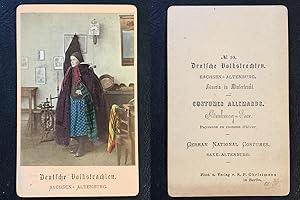 Christmann, Berlin, Deutsche Volkstrachten, Sachsen-Altenburg, Bauerin in Wintertracht, circa 1870