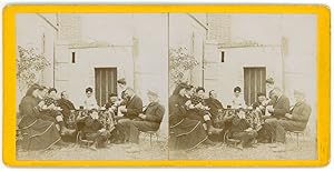 Stereo, Famille prenant le café au jardin dans une maison à la campagne, circa 1900