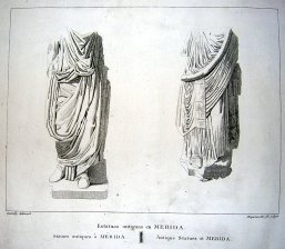 Estatuas antiguas en Merida