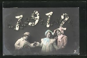 Ansichtskarte Mädchen stehen Hand in Hand unter der Jahreszahl 1912