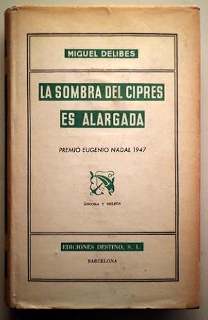 Imagen del vendedor de LA SOMBRA DEL CIPRS ES ALARGADA - Barcelona 1953 a la venta por Llibres del Mirall