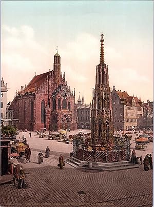 Deutschland, Nürnberg. Schöner Brunnen mit Frauenkirche.