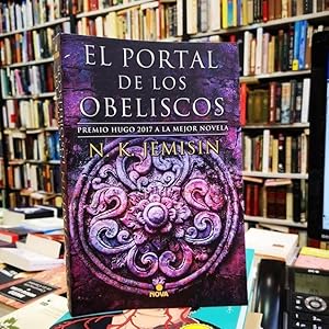 Seller image for El portal de los obeliscos (La Tierra Fragmentada 2). for sale by Librera PRAGA