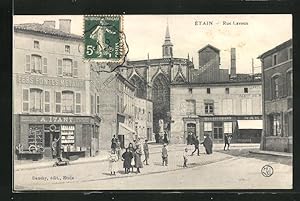 Carte postale Ètain, Rue Lavaux, vue de la rue
