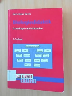 Bild des Verkufers fr Biologiedidaktik. Grundlagen und Methoden. Unter Mitarbeit von Dittmar Graf, Anke Fischer und Melek Iaman. zum Verkauf von avelibro OHG