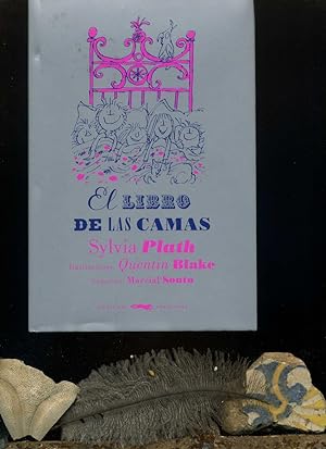 Seller image for El libro de las camas (lbumes ilustrados). for sale by Umbras Kuriosittenkabinett