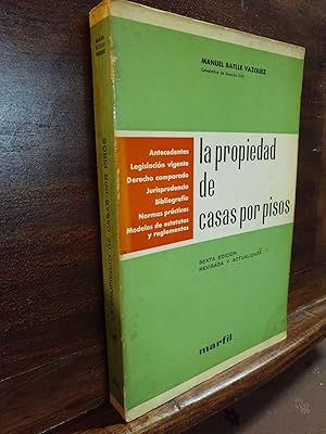 Imagen del vendedor de La propiedad de casas por pisos a la venta por Libros Antuano